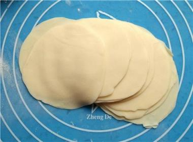 剩饺子皮有妙用(剩余的饺子皮可以做什么家常方法)(图3)