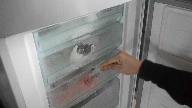 冰箱结霜严重的原因及解决办法 冰箱结霜结冰怎么解决