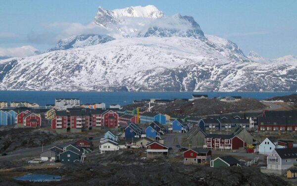 格陵兰岛属于哪个国家(格林兰是哪个国家的领土)