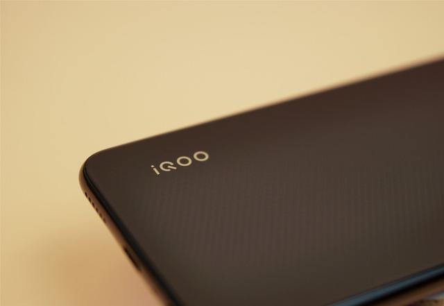 iQOONeo手机全面评测(iqoo什么品牌手机)