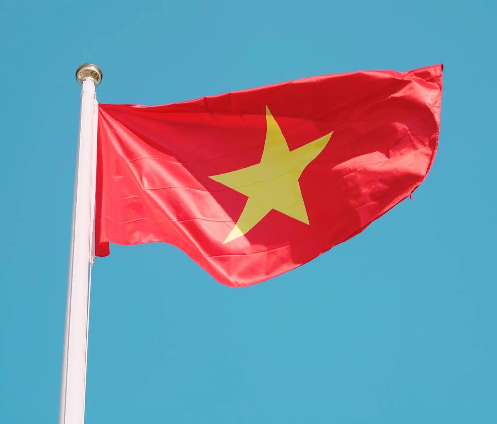 越南国旗国徽是抄袭中国的吗(越南国旗为什么和中国很像)